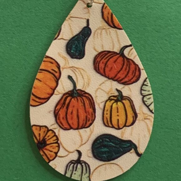 Pumpkin Earring, Thanksgiving Earring, Halloween Earring, Fall Earring, Gourd - Picture 2 of 9